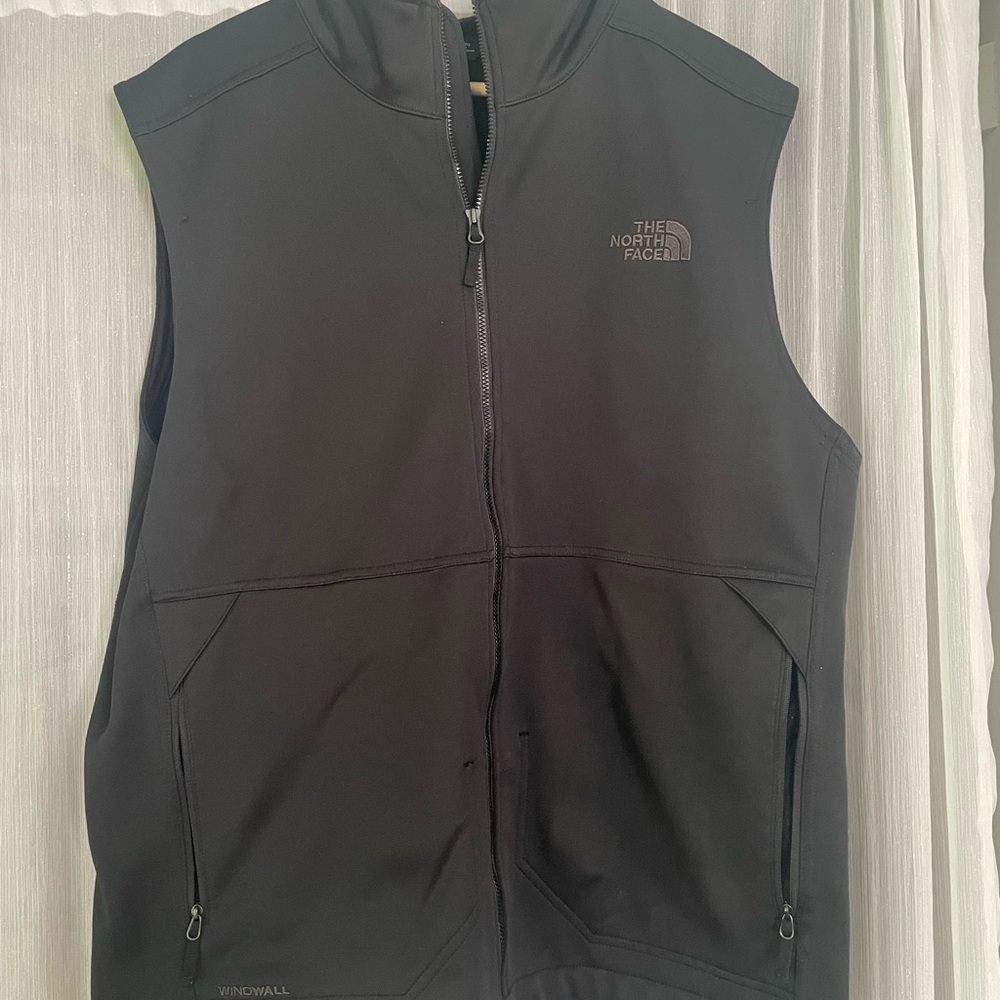 The North Face Men's Black WindWall Vest